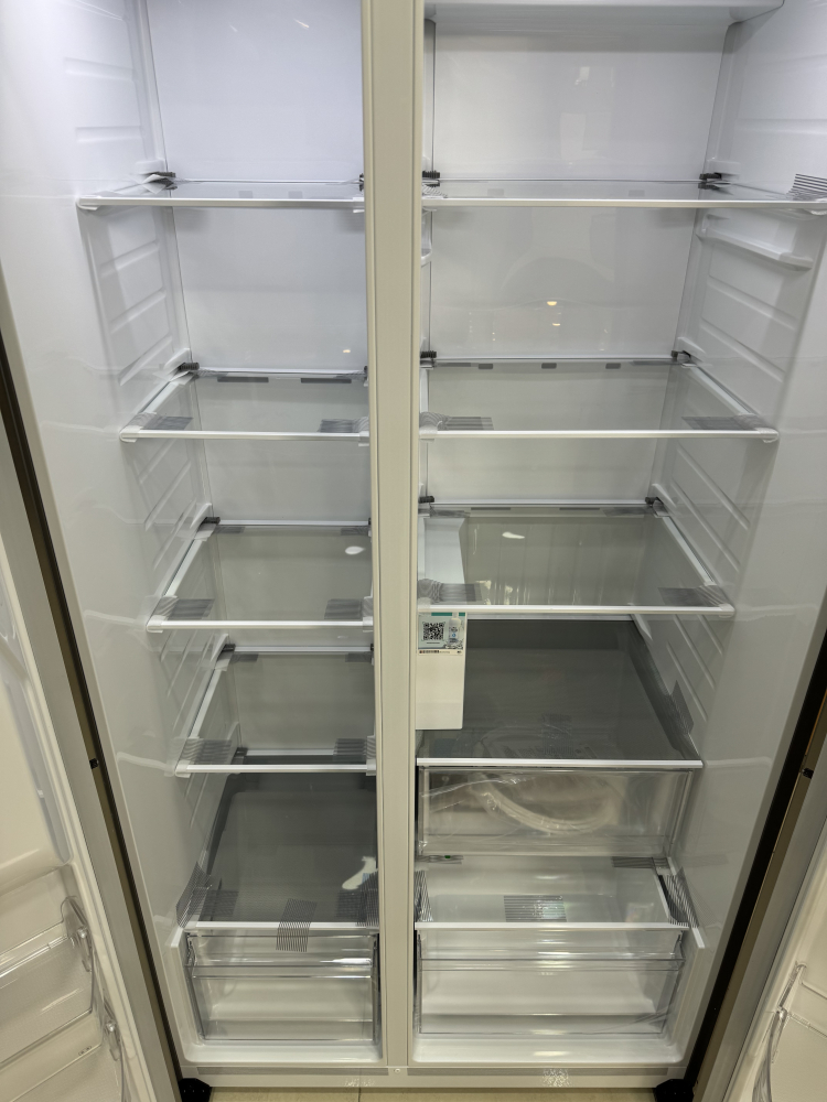 نمای داخلی یخچال فریزر ال جی GC-J267FLJW نمای داخلی یخچال فریزر ال جی GC-J267FLJW