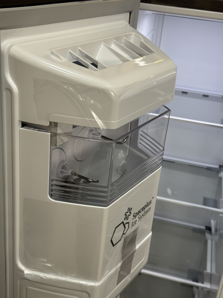 سیستم یخساز SpacePlus Ice System یخچال فریزر ال جی GC-J267FLJW سیستم یخساز SpacePlus Ice System یخچال فریزر ال جی GC-J267FLJW