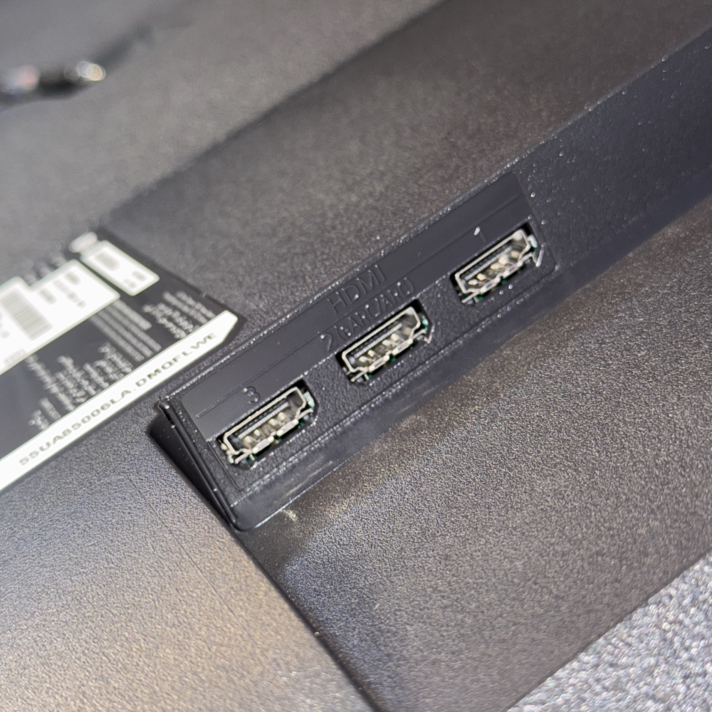 پورت‌های ورودی و خروجی تلویزیون ال جی UA8500